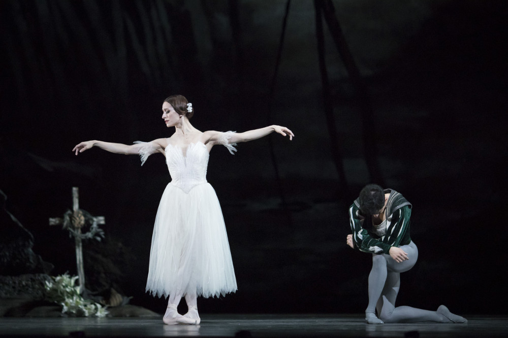Giselle Royal Ballet Review Beautiful Dancing In A Production Of